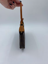 Load image into Gallery viewer, Louis Vuitton Monogram Pouchette