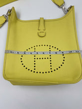 Load image into Gallery viewer, Hermès Espom Evelyne III