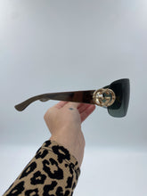 Load image into Gallery viewer, Gucci Frameless Square Sunglasses
