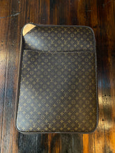 Load image into Gallery viewer, Louis vuitton Pengase 65 Monogram Suitcase
