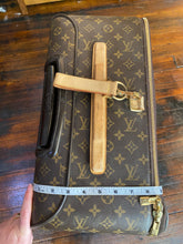 Load image into Gallery viewer, Louis vuitton Pengase 65 Monogram Suitcase