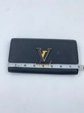 Load image into Gallery viewer, Louis Vuitton Portefeuille Capucines Taurillon Black Leather Wallet