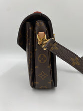 Load image into Gallery viewer, Louis Vuitton Pochette Metis Monogram. Brand New!