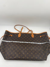 Load image into Gallery viewer, Louis Vuitton Monogram Neverfull GM