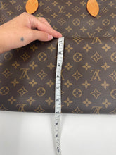 Load image into Gallery viewer, Louis Vuitton Monogram Neverfull GM