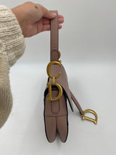 Load image into Gallery viewer, Dior mauve saddle bag
