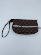 Load image into Gallery viewer, Louis Vuitton Damier Pochette Wristlet
