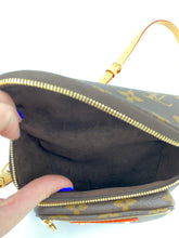 Load image into Gallery viewer, Louis Vuitton Monogram Mini Bumbag
