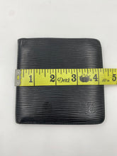 Load image into Gallery viewer, Louis Vuitton Black Epi Men&#39;s Wallet
